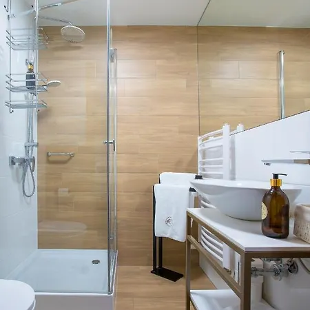 Na Skarpie 호텔 2*