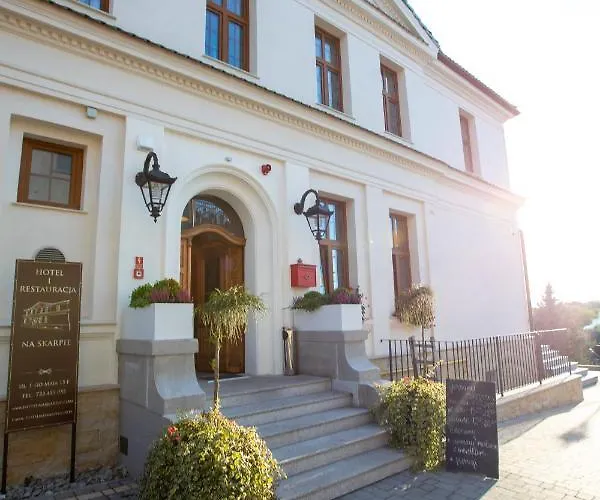 Na Skarpie 호텔 2*