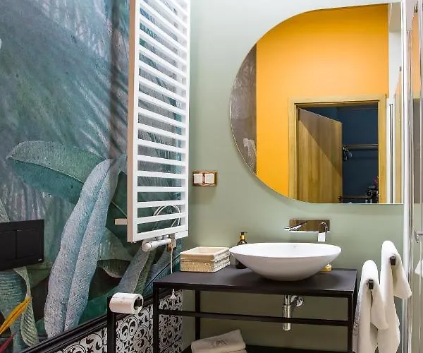 Na Skarpie 호텔 2*