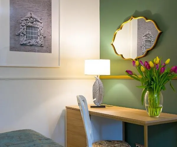 호텔 Na Skarpie 2*