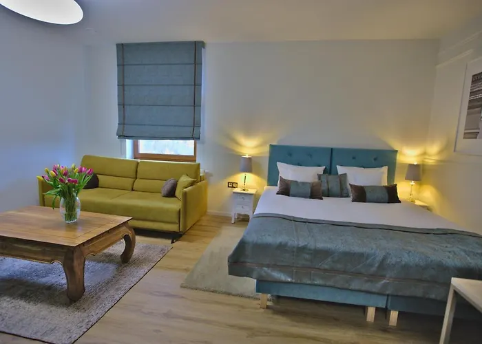 Na Skarpie 호텔 2*